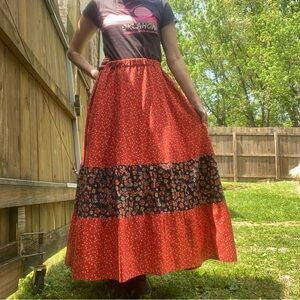 Vintage tiny floral tiered red blue elastic waist maxi skirt prairie pockets S M